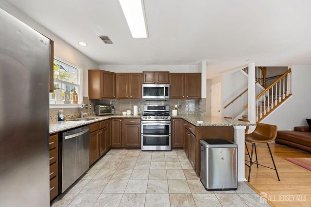 301 Pheasant Run, South Brunswick, NJ 08852