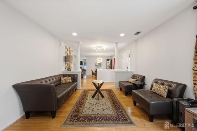 301 Pheasant Run, South Brunswick, NJ 08852
