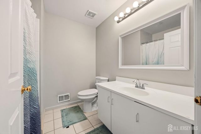 301 Pheasant Run, South Brunswick, NJ 08852