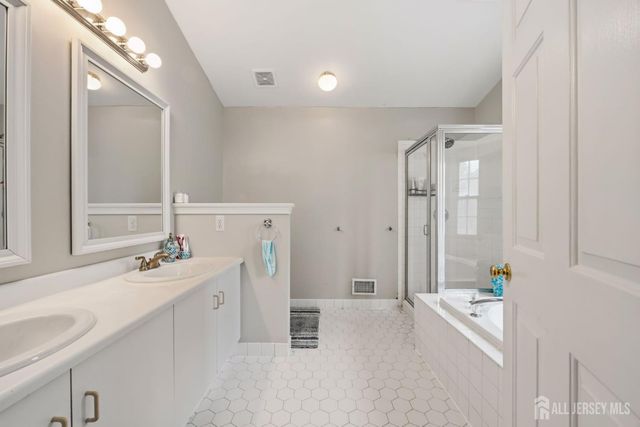 301 Pheasant Run, South Brunswick, NJ 08852