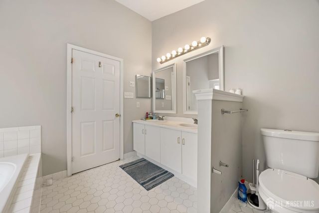 301 Pheasant Run, South Brunswick, NJ 08852