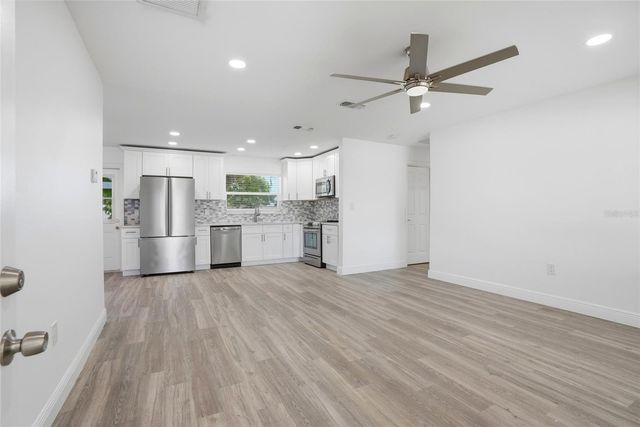 6526 43RD AVENUE N, Kenneth City, FL 33709