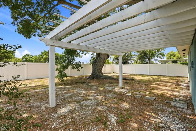 6526 43RD AVENUE N, Kenneth City, FL 33709