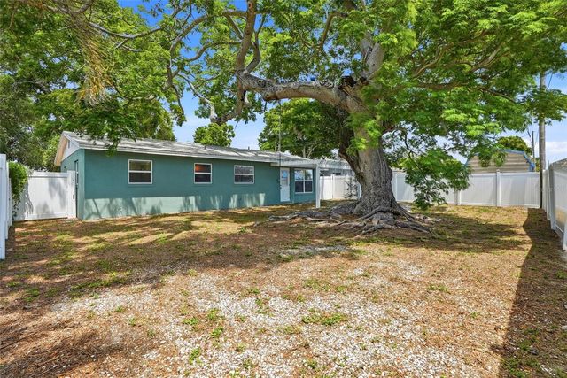 6526 43RD AVENUE N, Kenneth City, FL 33709