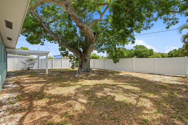 6526 43RD AVENUE N, Kenneth City, FL 33709