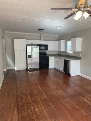 517 Atchison Street, Sealy, TX 77474