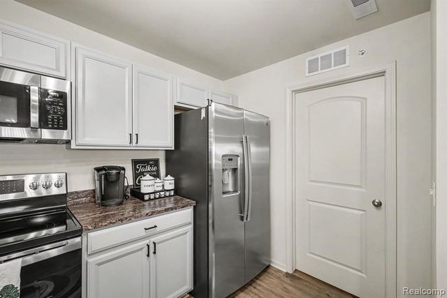 22056 Andover Drive 93, Macomb, MI 48042