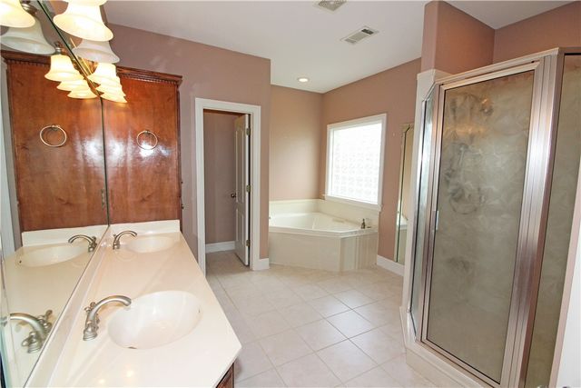 607 SE Jamaica Drive, Bentonville, AR 72712