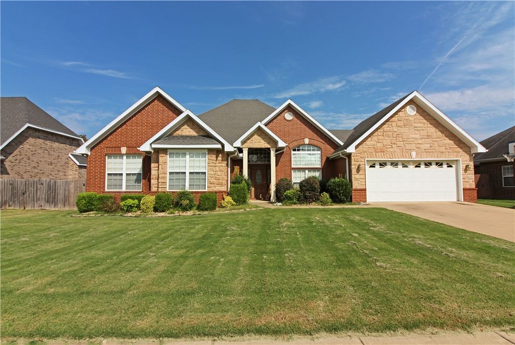 607 SE Jamaica Drive, Bentonville, AR 72712