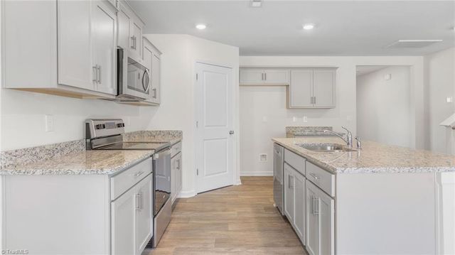 4697 Mount Hope Drive, Winston-salem, NC 27107