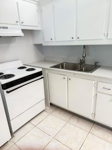 179 Windsor H, West Palm Beach, FL 33417