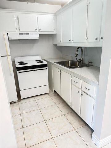 179 Windsor H, West Palm Beach, FL 33417