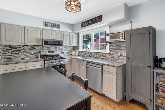 112 Mccutcheon Avenue, Sayreville, NJ 08872