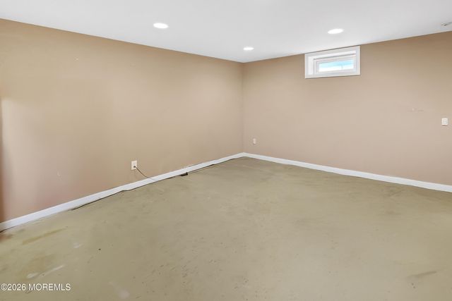 112 Mccutcheon Avenue, Sayreville, NJ 08872