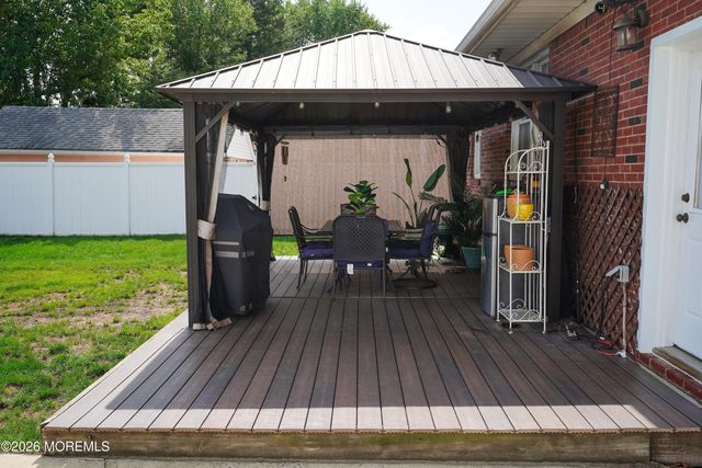 112 Mccutcheon Avenue, Sayreville, NJ 08872