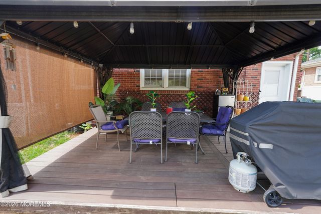 112 Mccutcheon Avenue, Sayreville, NJ 08872