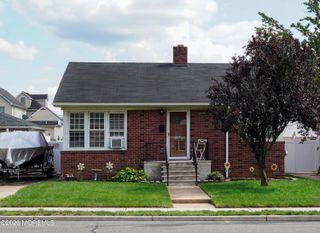 112 Mccutcheon Avenue, Sayreville, NJ 08872