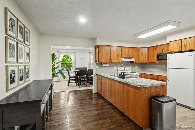 120 Westdale Drive, Howell, MI 48843