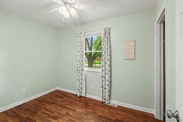 120 Westdale Drive, Howell, MI 48843