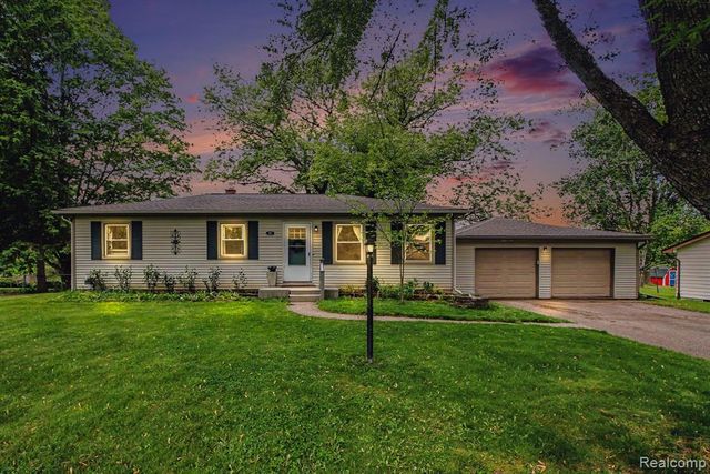 120 Westdale Drive, Howell, MI 48843