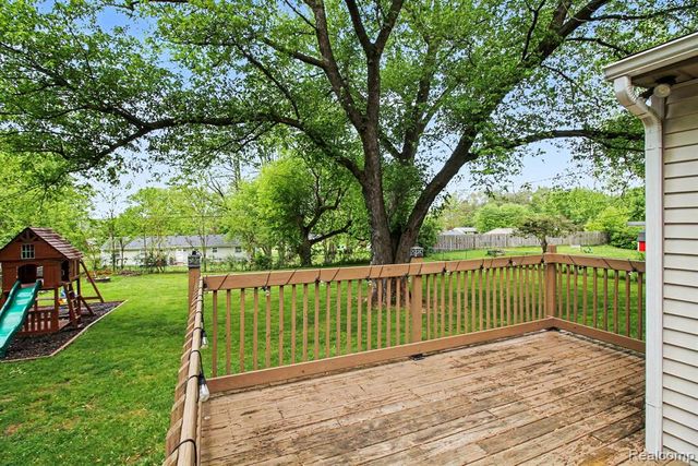 120 Westdale Drive, Howell, MI 48843