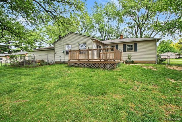 120 Westdale Drive, Howell, MI 48843