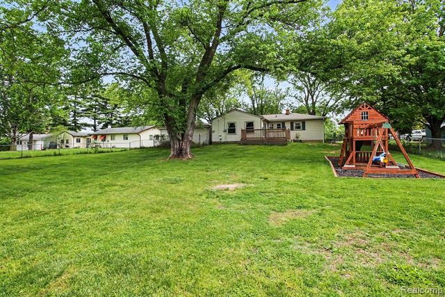 120 Westdale Drive, Howell, MI 48843