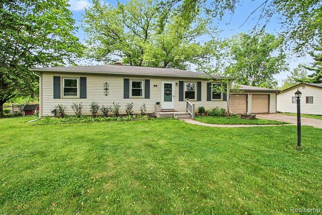 120 Westdale Drive, Howell, MI 48843