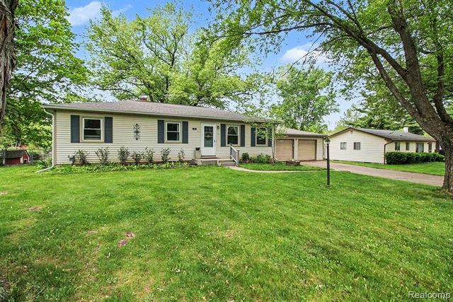 120 Westdale Drive, Howell, MI 48843