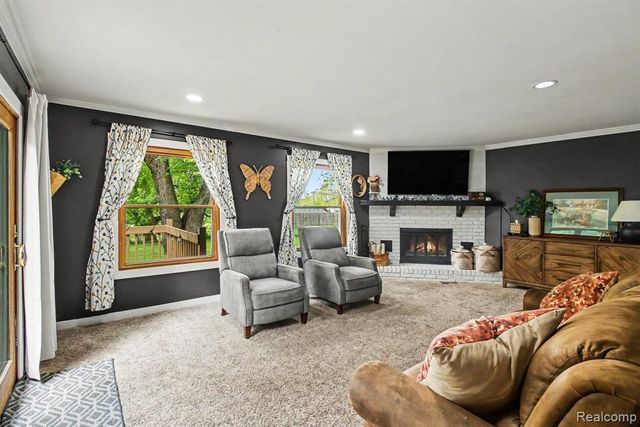 120 Westdale Drive, Howell, MI 48843