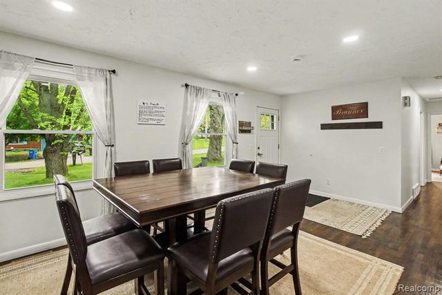120 Westdale Drive, Howell, MI 48843