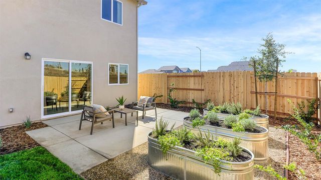 1848 Talavera Dr, Lincoln, CA 95648