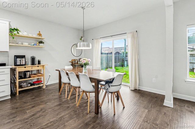 1844 E Jarvis Avenue, Hazel Park, MI 48030