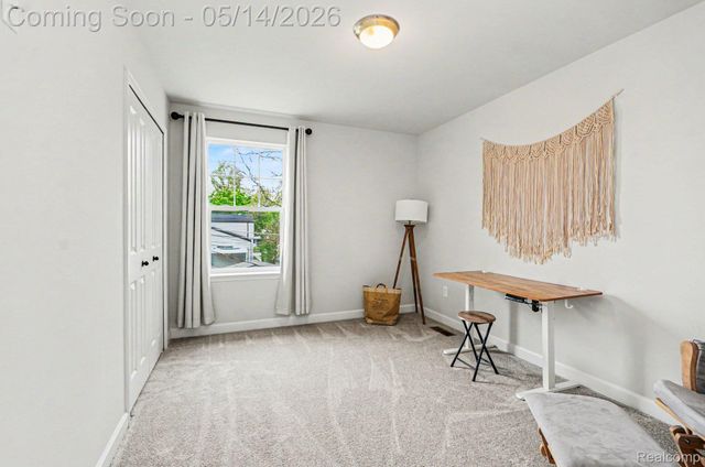 1844 E Jarvis Avenue, Hazel Park, MI 48030
