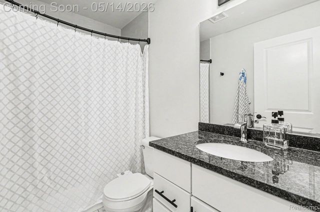 1844 E Jarvis Avenue, Hazel Park, MI 48030