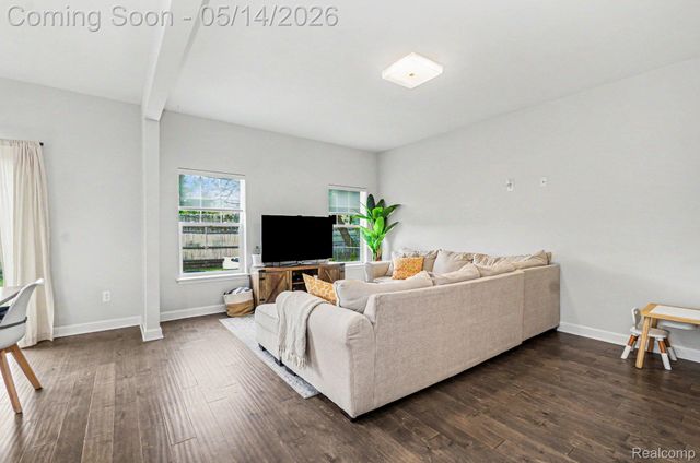 1844 E Jarvis Avenue, Hazel Park, MI 48030
