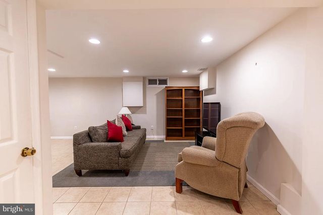 3026 KADALA PL, Falls Church, VA 22042