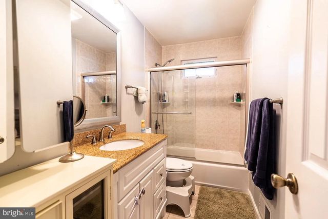 3026 KADALA PL, Falls Church, VA 22042