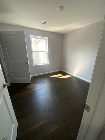 420 S 10Th St, Newark City, NJ 07103