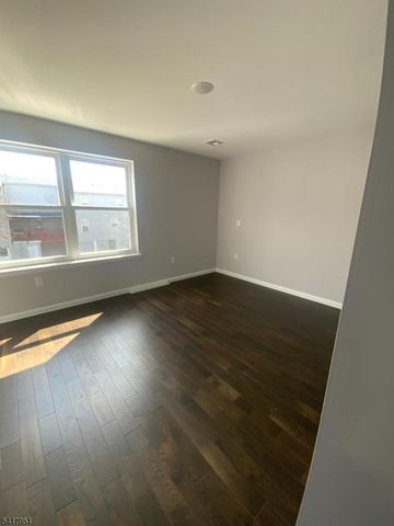 420 S 10Th St, Newark City, NJ 07103