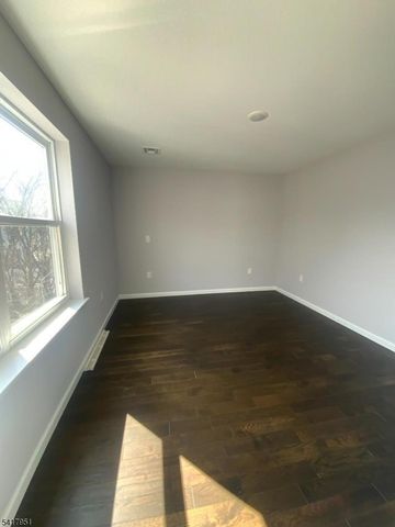 420 S 10Th St, Newark City, NJ 07103