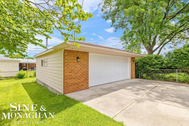 32430 Gloede Drive, Warren, MI 48088