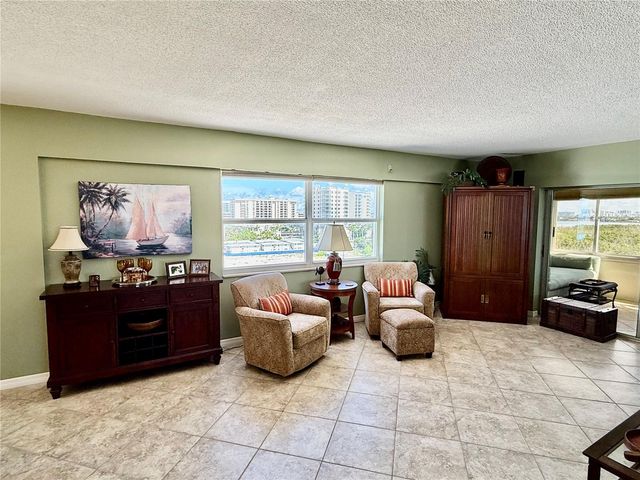 1700 BENJAMIN FRANKLIN DRIVE 9E, Sarasota, FL 34236