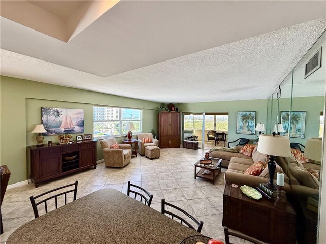 1700 BENJAMIN FRANKLIN DRIVE 9E, Sarasota, FL 34236