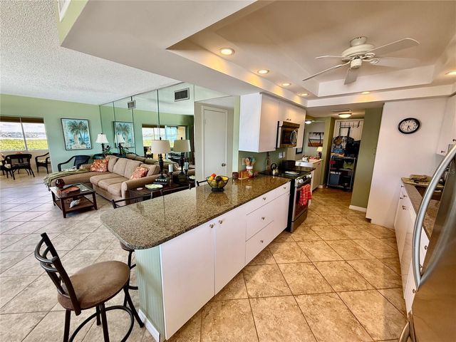 1700 BENJAMIN FRANKLIN DRIVE 9E, Sarasota, FL 34236