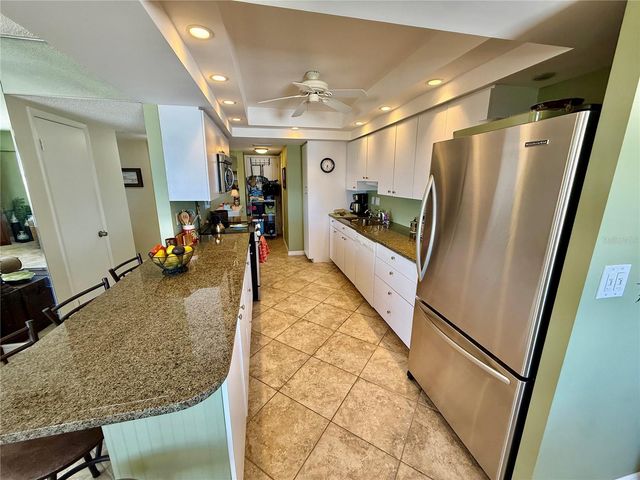 1700 BENJAMIN FRANKLIN DRIVE 9E, Sarasota, FL 34236
