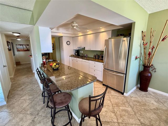 1700 BENJAMIN FRANKLIN DRIVE 9E, Sarasota, FL 34236