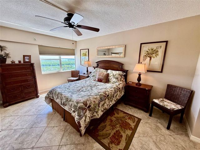 1700 BENJAMIN FRANKLIN DRIVE 9E, Sarasota, FL 34236