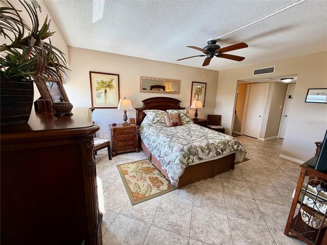 1700 BENJAMIN FRANKLIN DRIVE 9E, Sarasota, FL 34236