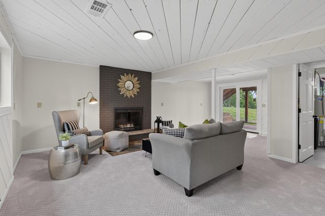 6266 Rivlyn Avenue NW, Anoka, MN 55303
